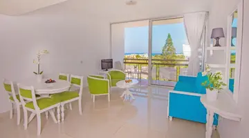 Marlita Beach Hotel Apartments