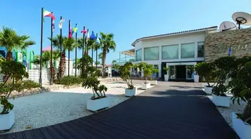 Marlita Beach Hotel Apartments