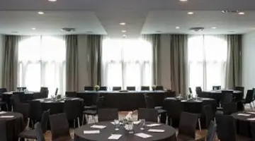 Marseilles Beachfront Hotel