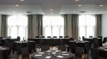 Marseilles Beachfront Hotel