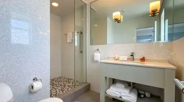 Marseilles Beachfront Hotel