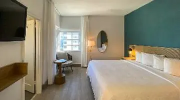 Marseilles Beachfront Hotel