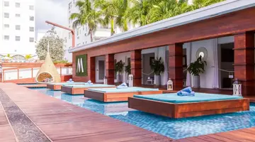 Marseilles Beachfront Hotel