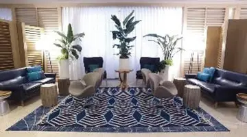 Marseilles Beachfront Hotel