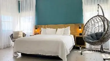 Marseilles Beachfront Hotel