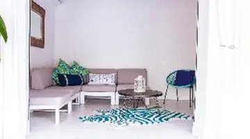 Marseilles Beachfront Hotel