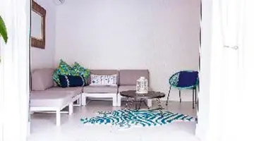 Marseilles Beachfront Hotel