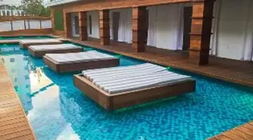 Marseilles Beachfront Hotel