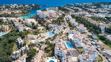 MARSENSES FERRERA BLANCA (ADULTS ONLY 18+)