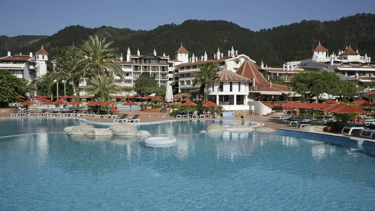 MARTI RESORT DELUXE