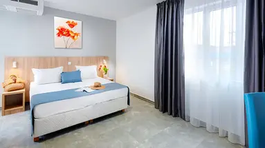 MARTINEZ