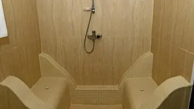 Maru Maru Hotel