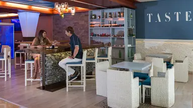 MARYLANZA SUITES & SPA