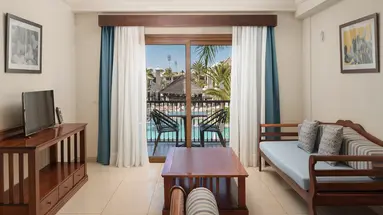 MARYLANZA SUITES & SPA