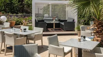 MATHEO VILLAS & SUITES