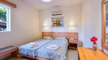 Matina Pefkos Aparthotel