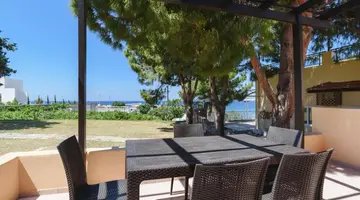 Matina Pefkos Aparthotel
