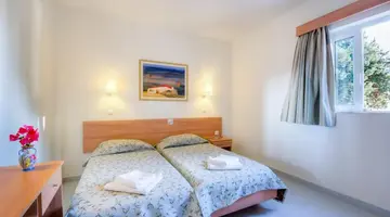 Matina Pefkos Aparthotel