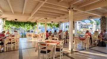 Matina Pefkos Aparthotel