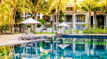 MAURICIA BEACHCOMBER RESORT & SPA