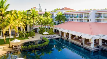 MAURICIA BEACHCOMBER RESORT & SPA