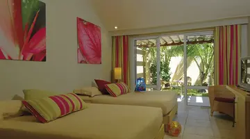 MAURICIA BEACHCOMBER RESORT & SPA
