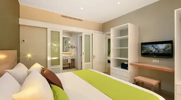 MAURICIA BEACHCOMBER RESORT & SPA