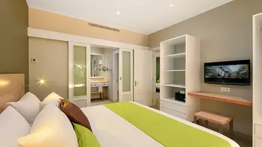 MAURICIA BEACHCOMBER RESORT & SPA