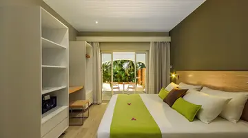 MAURICIA BEACHCOMBER RESORT & SPA