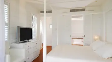 MAURICIA BEACHCOMBER RESORT & SPA
