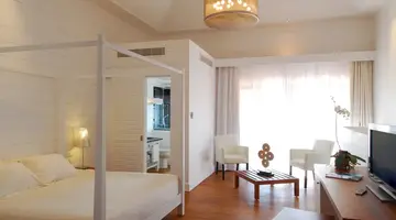 MAURICIA BEACHCOMBER RESORT & SPA