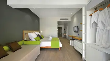 MAURICIA BEACHCOMBER RESORT & SPA