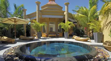 MAURICIA BEACHCOMBER RESORT & SPA