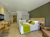 MAURICIA BEACHCOMBER RESORT & SPA