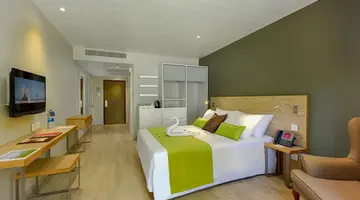MAURICIA BEACHCOMBER RESORT & SPA