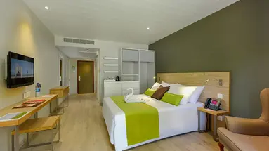 MAURICIA BEACHCOMBER RESORT & SPA