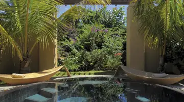MAURICIA BEACHCOMBER RESORT & SPA