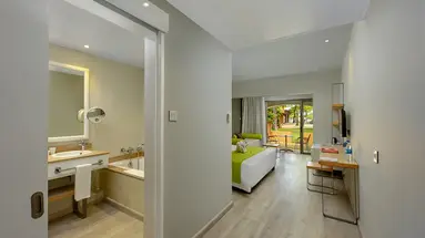 MAURICIA BEACHCOMBER RESORT & SPA