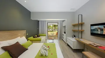 MAURICIA BEACHCOMBER RESORT & SPA