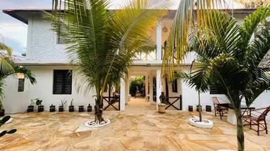 MAX HOTEL NUNGWI