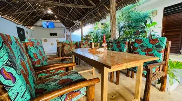 MAX HOTEL NUNGWI