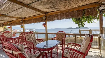 MAXSEA BEACH HOTEL