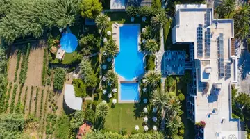 MAY BEACH HOTEL
