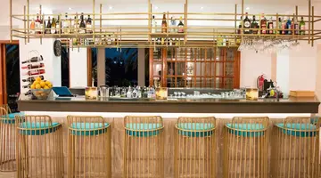 May Hotel