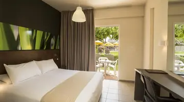 Mayfair Gardens