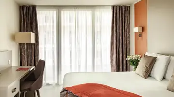 Mayflower Hotel