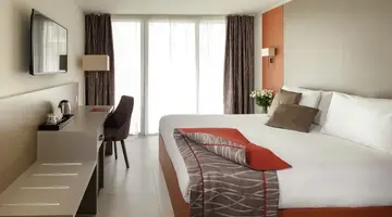 Mayflower Hotel