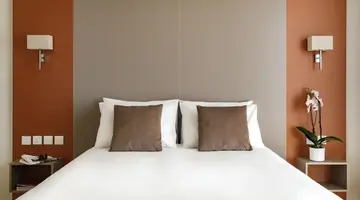 Mayflower Hotel