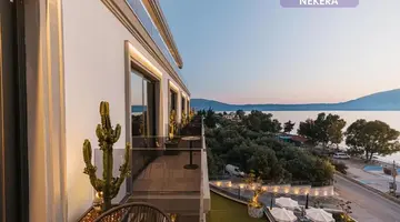 Mazarine Hotel