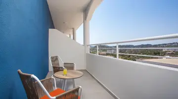 Mazoren Art Hotel